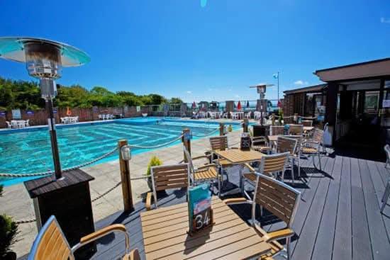 Home With A View Whitecliff Bay Holiday Park Bembridge Extérieur photo
